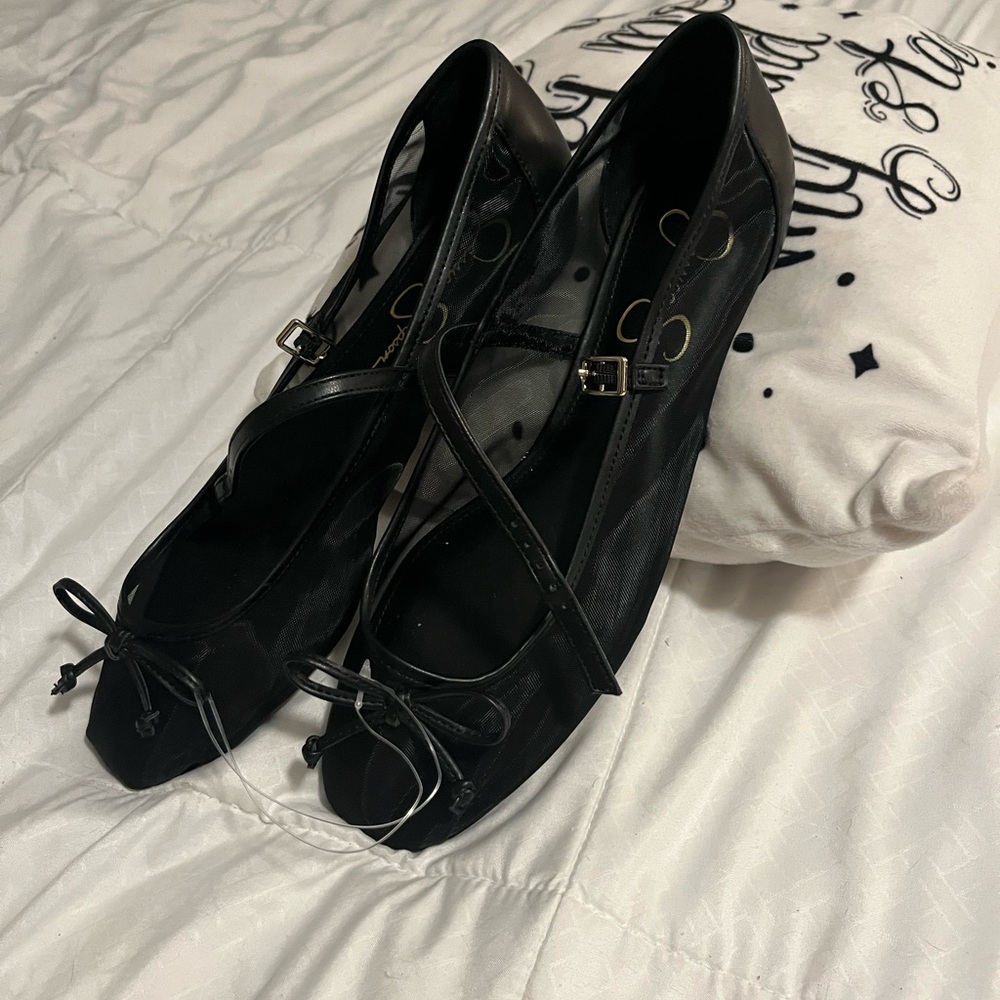 NEW Jessica Simpson Katelind flat
No offers